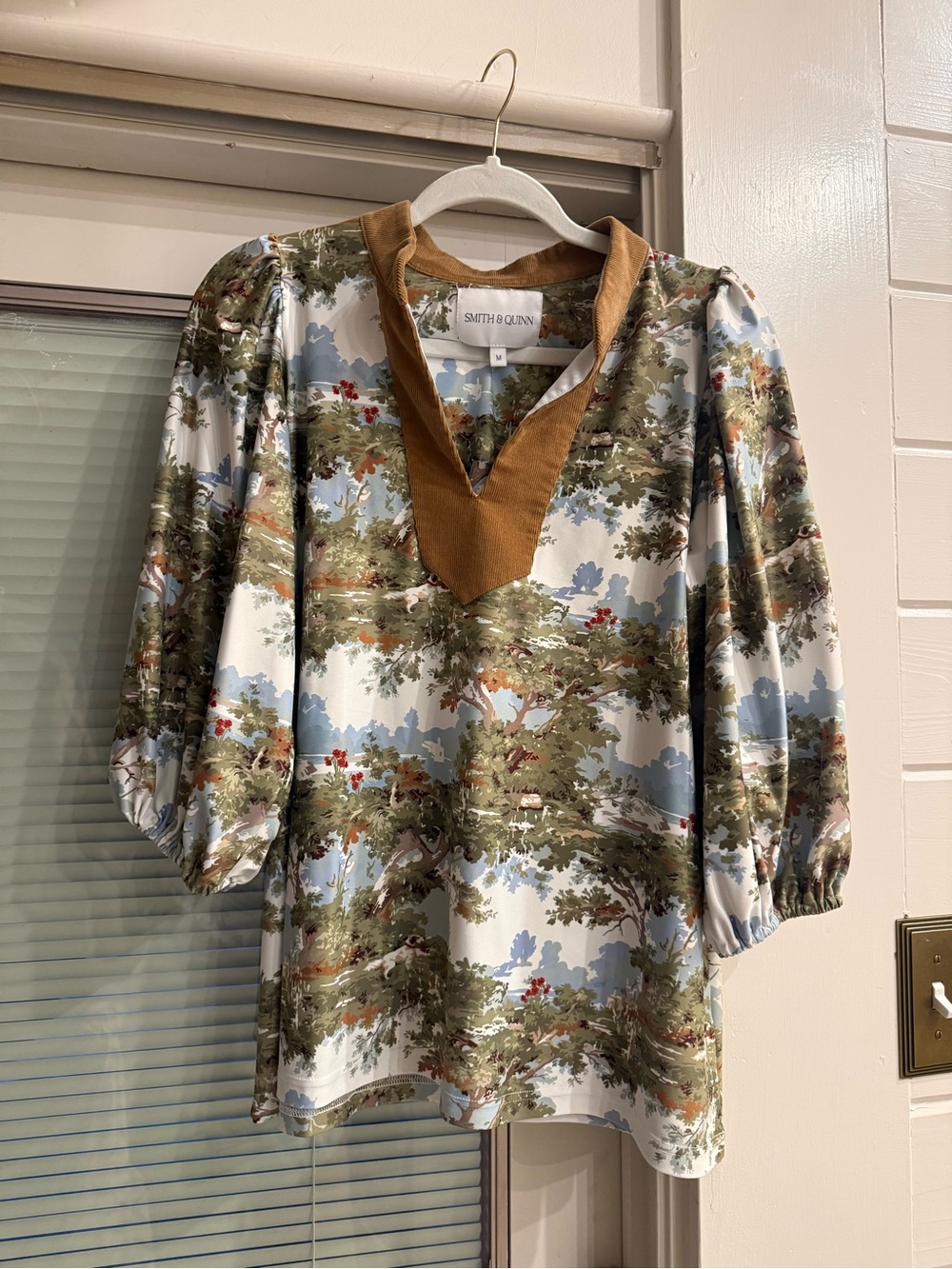 SMITH & QUINN Green Scenic Print Puff-Sleeve Blouse with Tan Trim